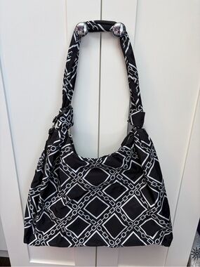 Black & White Chain-Print Shoulder Bag - Women